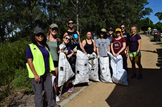 Green Office reps and students on Clean Up Australia Day