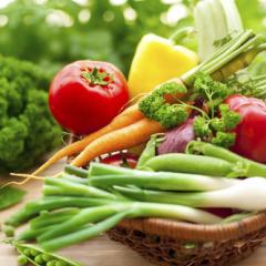 Tomatoes, carrots, parley, and spring onions
